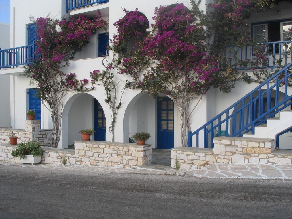 Bocamviglies By The Sea Hotell Náousa Eksteriør bilde